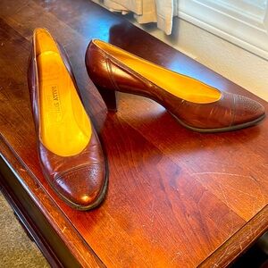 👠👠Vintage Bally Rich Brown perforated pumps. Sz 9.5 labeled UK sz 7e